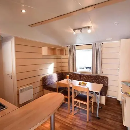 Mobilhome 4 Etoiles - Piscine - Eechhi 营地 Saint-Raphaël